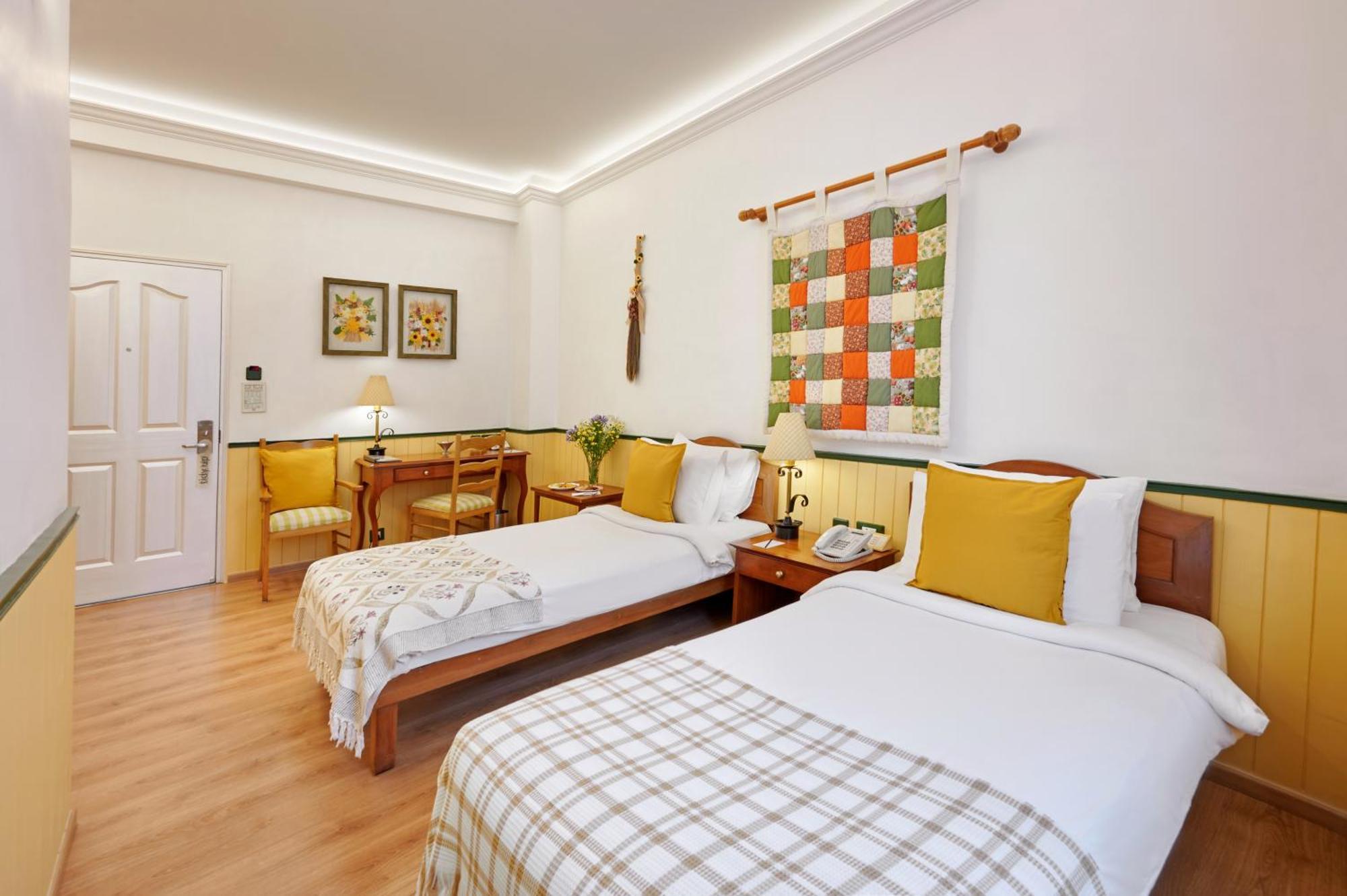 מומביי The Gordon House Hotel, Colaba מראה חיצוני תמונה